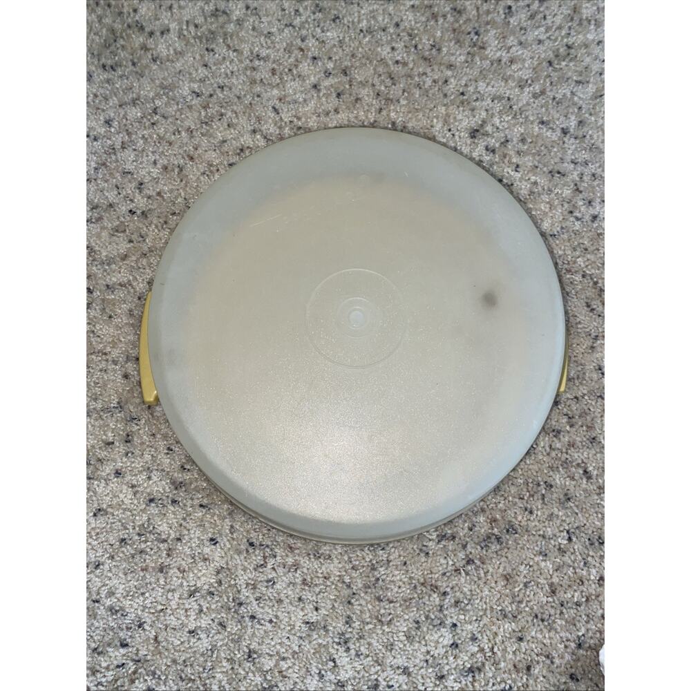 Vintage Harvest Gold Tupperware 10” Pie Carrier w/ Lid Round Cake 720/719-1